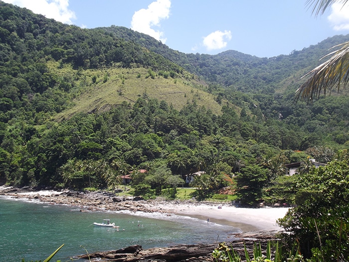 Praia das Calhetas vista de cima da península | Foto por Natália Leme